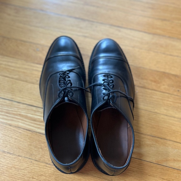 Allen Edmonds Cap-toe Oxford with Lug Sole Size 11 - Picture 1 of 7